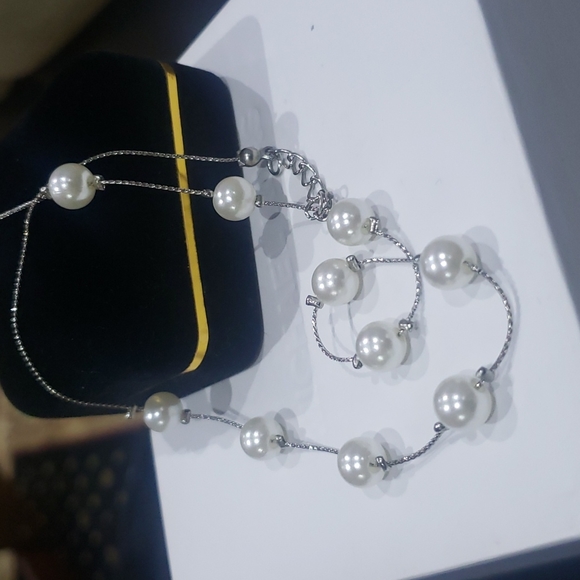 Vintage Pearl Necklace - Picture 1 of 10